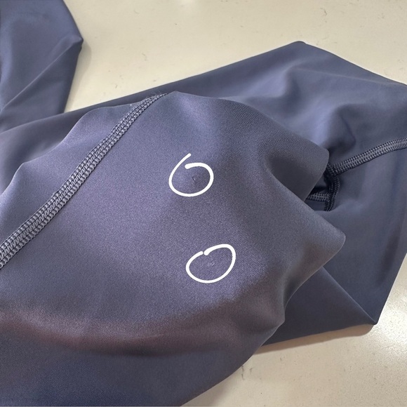 ALO Yoga Airbrush Leggings - Size S - Picture 10 of 10